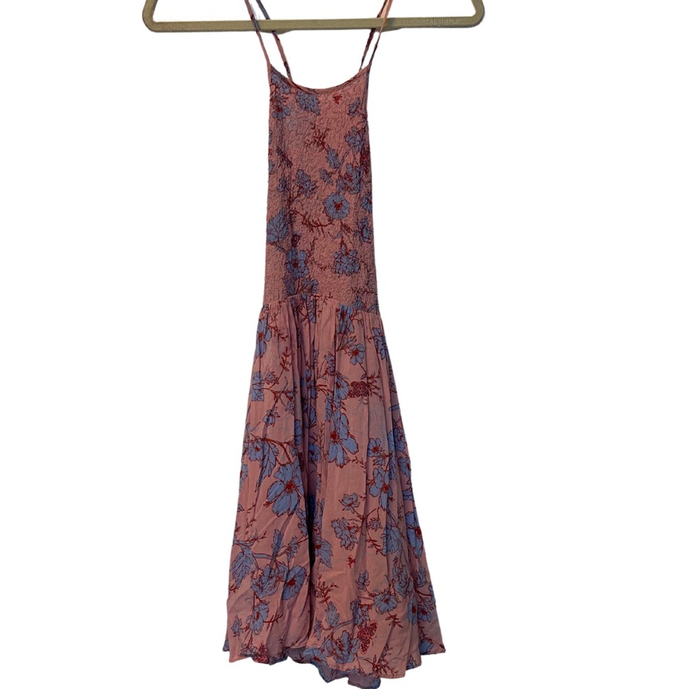 Backless flowy short dress.